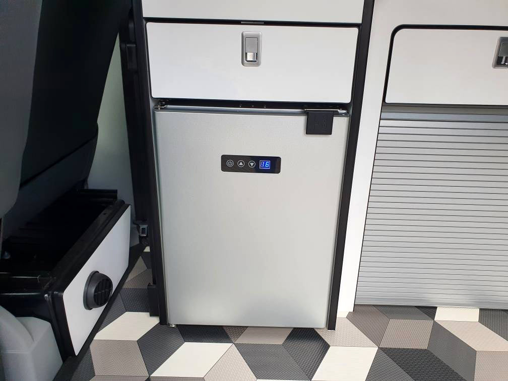 Frigorifero da 40 litri con vano congelatore 39Lx51Hx35P