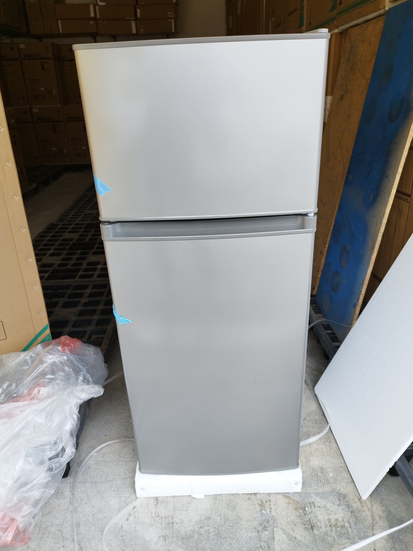 Frigorifero a compressore 12/24v 127 Litri GRIGIO con congelatore (47,5Lx115Hx53P)