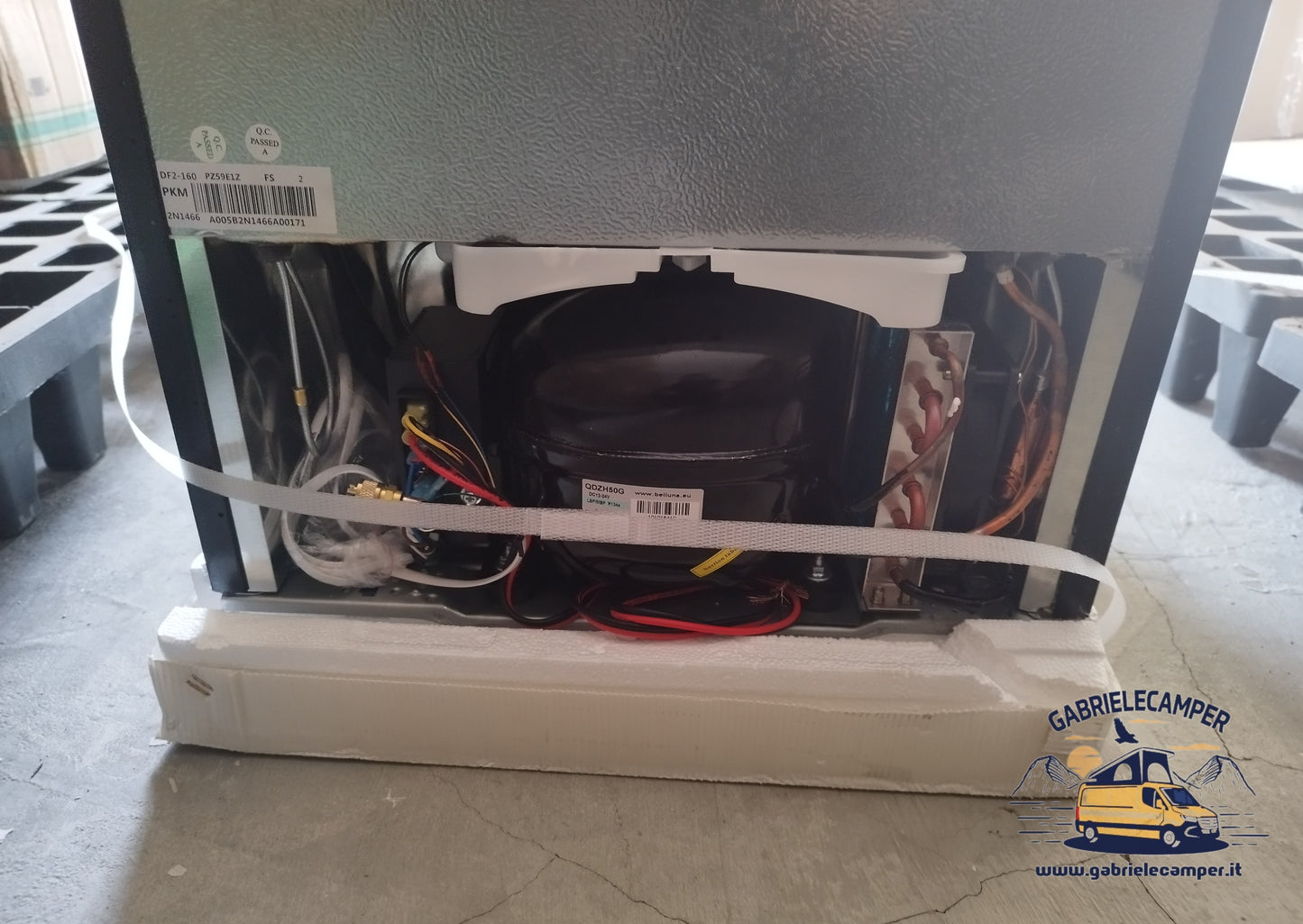 Frigorifero a compressore 12/24v 127 Litri NERO con congelatore (47,5Lx115Hx53P)