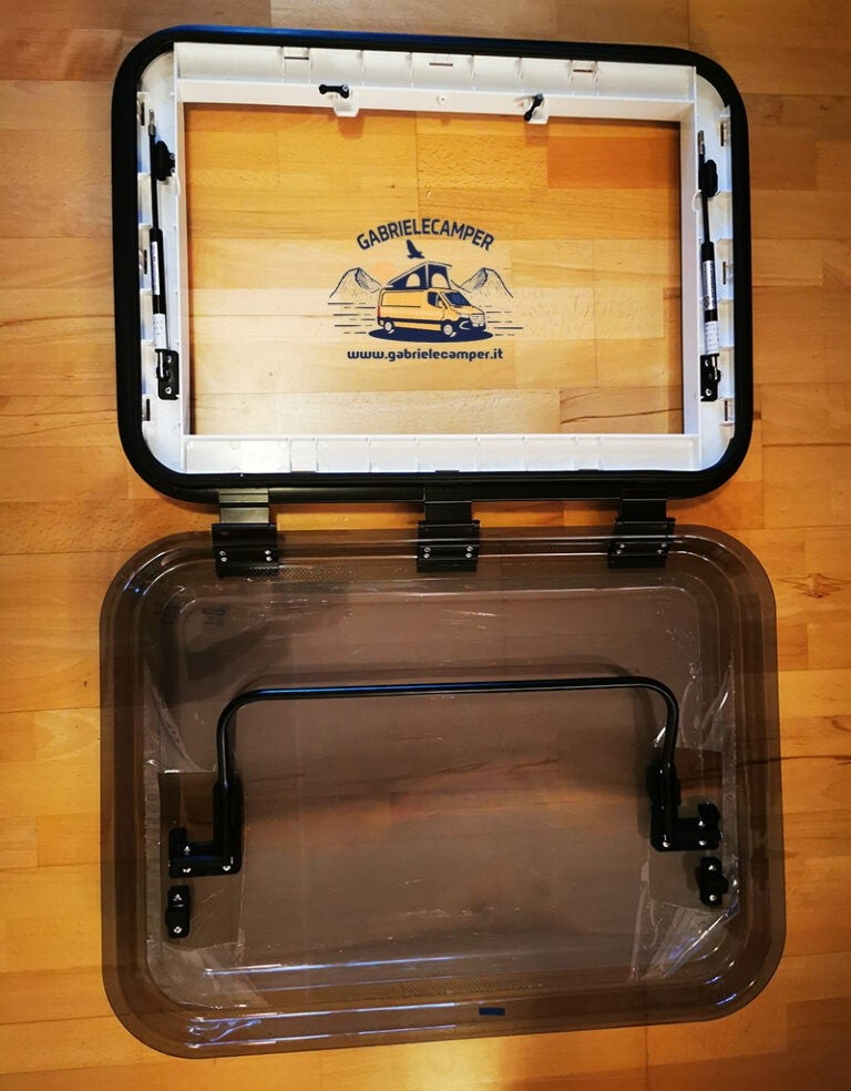 Oblò Panoramico con Luce a LED 700x500