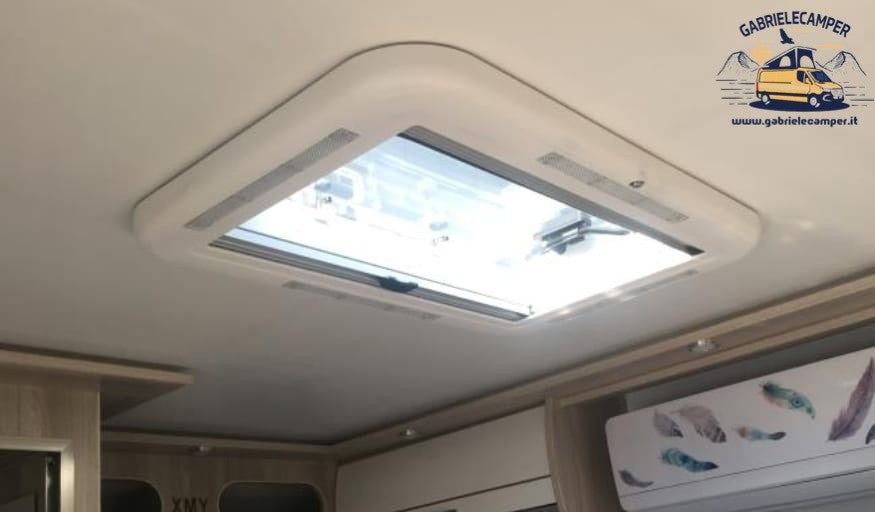 Oblò Panoramico con Luce a LED 700x500