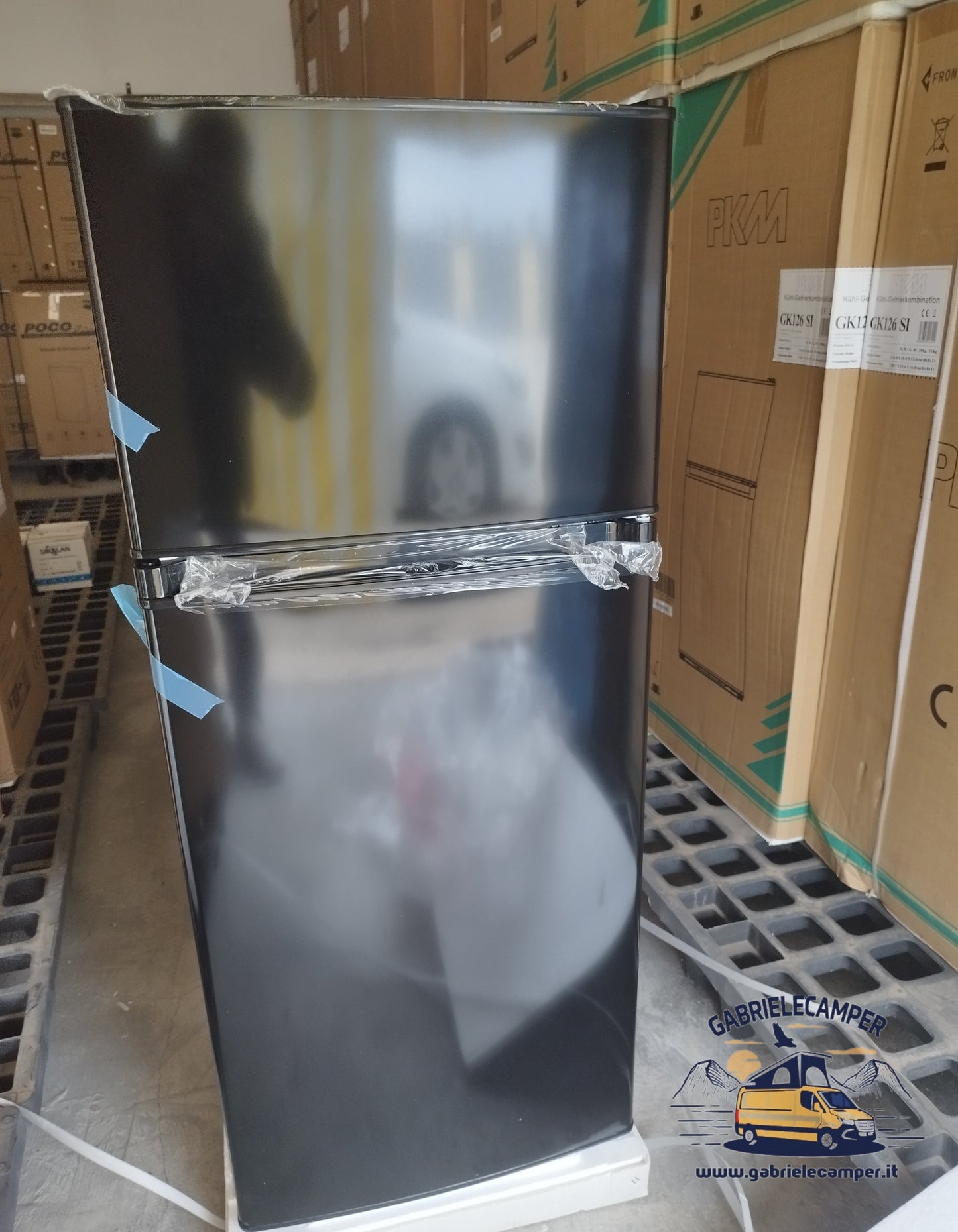 Frigorifero a compressore 12/24v 127 Litri NERO con congelatore (47,5Lx115Hx53P)