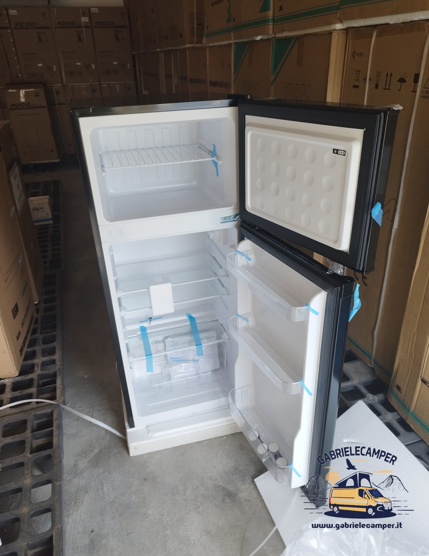 Frigorifero a compressore 12/24v 127 Litri NERO con congelatore (47,5Lx115Hx53P)