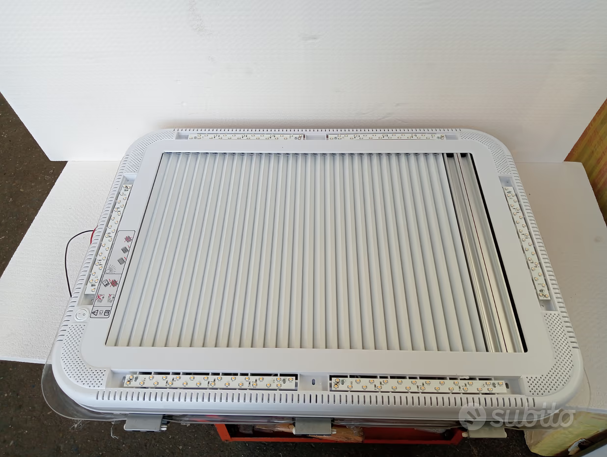 Oblò Camper Panoramico 700x500 Illuminazione LED 12V + Oscurante+ Zanzariera