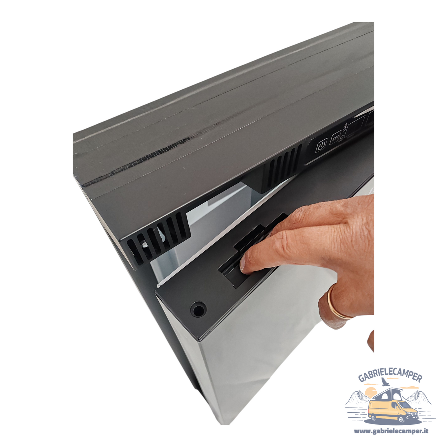 Frigorifero a compressore 12/24V 105 Litri NERO con congelatore (47,5Lx81Hx53P)